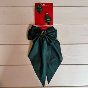 Elegant Green Bow with Christmas Accent and Set of 2 Christmas Clips